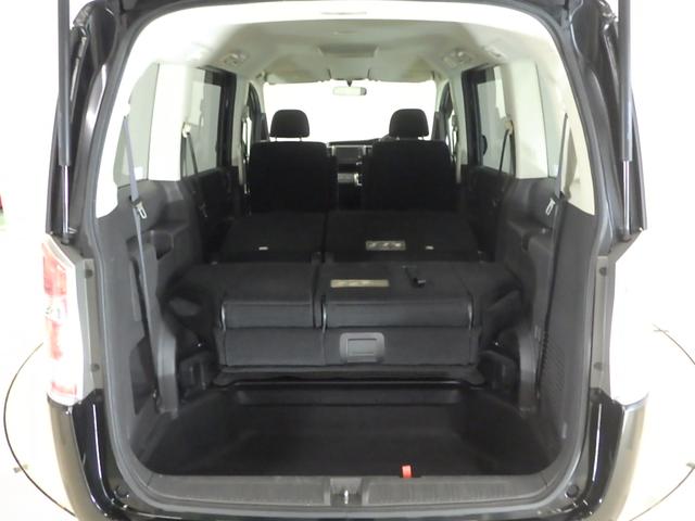 ステップワゴン GHIDエディション 禁煙 工場装着ナビ リアカメラ ワンセグ ミュージックラック USB 天吊モニター HID ETC 両パワスラ ECON キーレス オートエアコン 両側パワースライドドア パワステ Bカメラ ABS(20枚目)