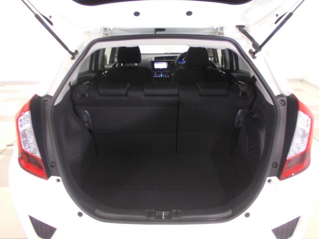 フィットハイブリッド Fパッケージ 禁煙車 あんしんP 純ナビ リアカメラ SD CD/DVD LED ETC ECON VSA 左側面修理しており修復歴車 雹害車 盗難警報装置 ワンオ-ナ-車 記録簿有り AUTOエアコン リヤカメラ(13枚目)