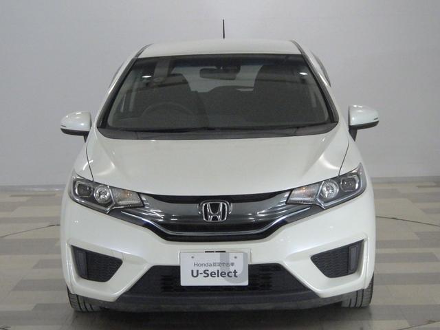 フィットハイブリッド Fパッケージ 禁煙車 あんしんP 純ナビ リアカメラ SD CD/DVD LED ETC ECON VSA 左側面修理しており修復歴車 雹害車 盗難警報装置 ワンオ-ナ-車 記録簿有り AUTOエアコン リヤカメラ(17枚目)