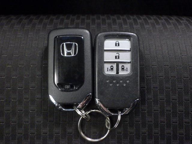 ステップワゴンスパーダ スパーダホンダセンシング 禁煙車 センシング6SRS 純ナビ リアカメラ フルセグ Bluetooth ミュージックラック USB CD/DVD 両パワスラ LED フォグ パドル 純前後ドラレコ 盗難防止 助手席エアバッグ(29枚目)