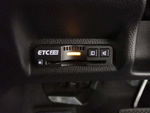 ヴェゼル ｅ：ＨＥＶＸ　ＡＡＣ　１オーナ　イモビライザー　スマ－トキ－　誤発進抑制　ＰＷ　リアカメラ　クルコン　ＥＳＣ　ＥＴＣ装備　キーフリー　ＬＥＤヘッドランプ　ナビＴＶ　サイドカーテンエアバック　ＡＢＳ　アイドリング（5枚目）