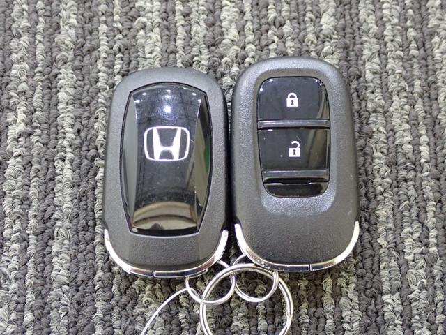 ヴェゼル ｅ：ＨＥＶＸ　ＡＡＣ　１オーナ　イモビライザー　スマ－トキ－　誤発進抑制　ＰＷ　リアカメラ　クルコン　ＥＳＣ　ＥＴＣ装備　キーフリー　ＬＥＤヘッドランプ　ナビＴＶ　サイドカーテンエアバック　ＡＢＳ　アイドリング（52枚目）