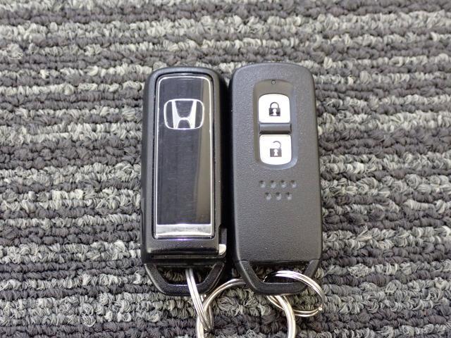 N-ONE プレミアムツアラー Pセンサー ターボエンジン 禁煙 カーテンエアバック 記録簿 LEDランプ USB接続 クルコン ETC イモビ Wエアバッグ フルオートエアコン エアバック ABS パワステ パワーウインドウ(14枚目)