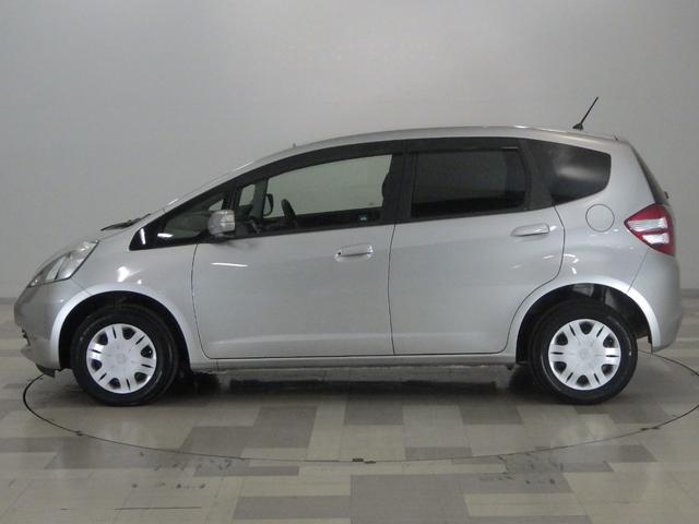 フィット 13G・スマートセレクション 禁煙車 純正ナビ リアカメラ ワンセグ CD/DVD SD ETC スマートキー 記録簿付き Wエアバッグ セキュリティアラーム ワンオーナー Bモニター DVD再生 キーフリー PS スマキ-(21枚目)