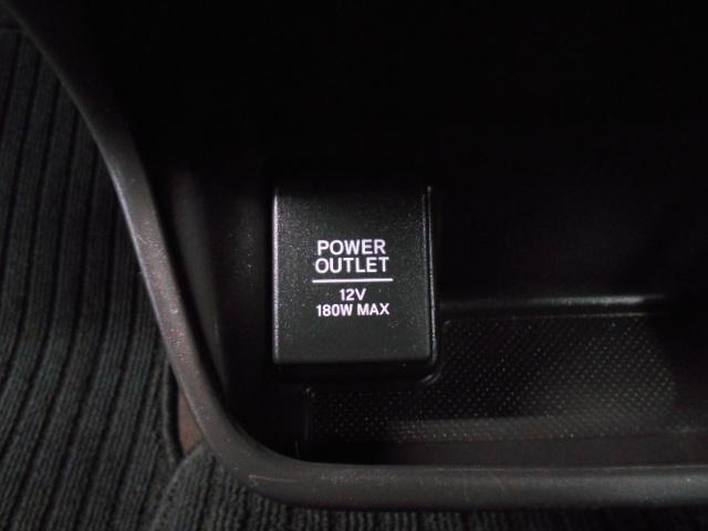 フリードハイブリッド ハイブリッド・Gホンダセンシング 禁煙車 軽減ブレーキ キーフリーシステム 1オ-ナ- 記録簿 DVD再生可能 ECON 後カメラ Aクルーズ 地デジフルセグTV LEDヘッドランプ リアコーナーセンサー 横滑防止 パワーウインドウ(8枚目)