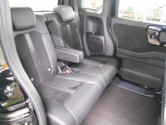 Ｎ－ＢＯＸカスタム Ｌターボ　禁煙車ホンダセンシングＬＥＤヘッドライトＥＴＣパドルシフトシートヒーター両側電動スライドドアフルセグミュージックラックブルートゥースオーディオスマートキーリアカメラコンビシート　黒革シート　１オーナー（21枚目）