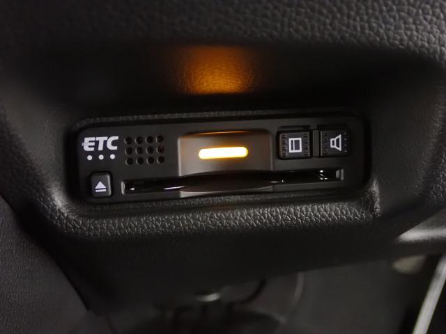 フィットハイブリッド Lホンダセンシング Rカメ 禁煙 LED サイドSRS 横滑り防止 フルセグテレビ 記録簿 ナビTV パワーステアリング 盗難防止装置 オートクルーズ ETC車載器 DVD再生 ABS スマートキー 軽減ブレーキ USB(13枚目)