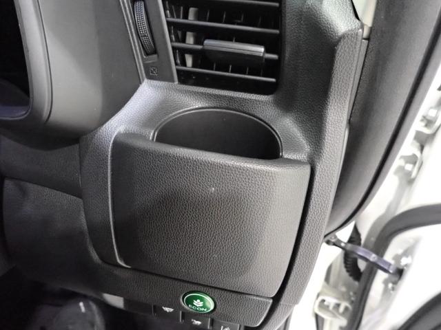 フィットハイブリッド Lホンダセンシング Rカメ 禁煙 LED サイドSRS 横滑り防止 フルセグテレビ 記録簿 ナビTV パワーステアリング 盗難防止装置 オートクルーズ ETC車載器 DVD再生 ABS スマートキー 軽減ブレーキ USB(42枚目)