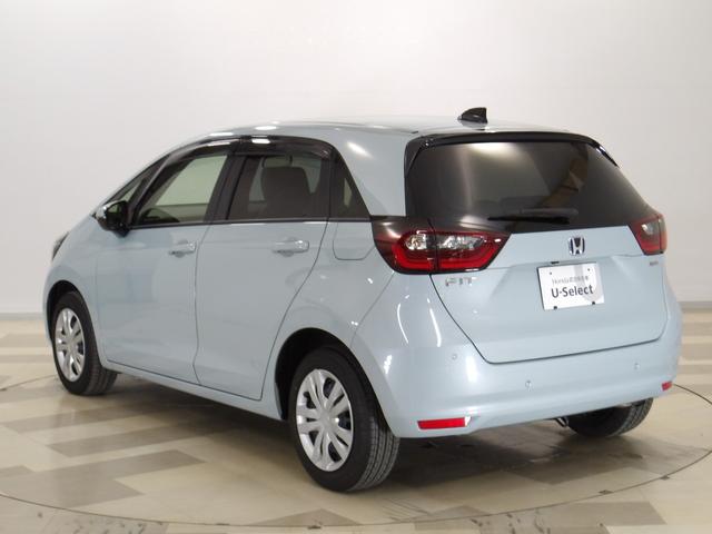 フィット ｅ：ＨＥＶホーム　禁煙　ワンオーナー　コネクトナビ　フルセグ　リアカメラ　Ｂｌｕｅｔｏｏｔｈ　ＵＳＢ　ＥＴＣ２．０　ＨｏｎｄａＳＥＮＳＩＮＧ　サイドエアバック　シートヒーター　スマートキー　前後誤発進抑制機能　クリソナ（31枚目）