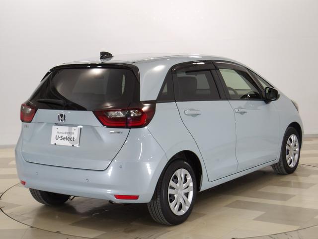 フィット ｅ：ＨＥＶホーム　禁煙　ワンオーナー　コネクトナビ　フルセグ　リアカメラ　Ｂｌｕｅｔｏｏｔｈ　ＵＳＢ　ＥＴＣ２．０　ＨｏｎｄａＳＥＮＳＩＮＧ　サイドエアバック　シートヒーター　スマートキー　前後誤発進抑制機能　クリソナ（32枚目）