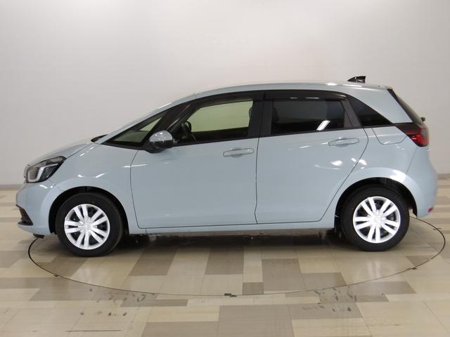 フィット ｅ：ＨＥＶホーム　禁煙　ワンオーナー　コネクトナビ　フルセグ　リアカメラ　Ｂｌｕｅｔｏｏｔｈ　ＵＳＢ　ＥＴＣ２．０　ＨｏｎｄａＳＥＮＳＩＮＧ　サイドエアバック　シートヒーター　スマートキー　前後誤発進抑制機能　クリソナ（36枚目）