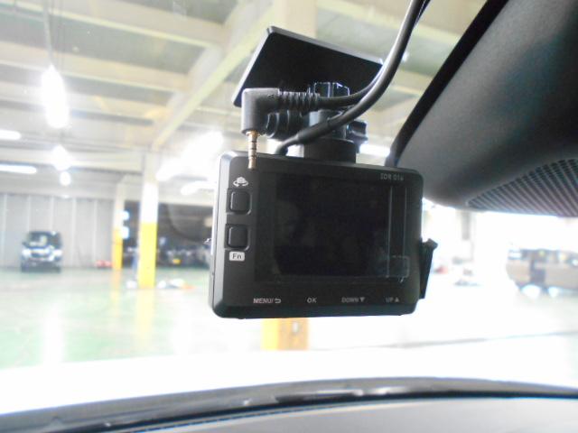 ヴェゼル ｅ：ＨＥＶＸ　禁煙　センシング６ＳＲＳ　コネクトナビ　リアカメラ　フルセグ　Ｂｌｕｅｔｏｏｔｈ　ＵＳＢ　前後Ｐセンサー　パドルシフト　社外前後ドラレコ　ＬＥＤ　ＥＴＣ２．０　純正１６インチアルミ　前後障害物センサー（4枚目）