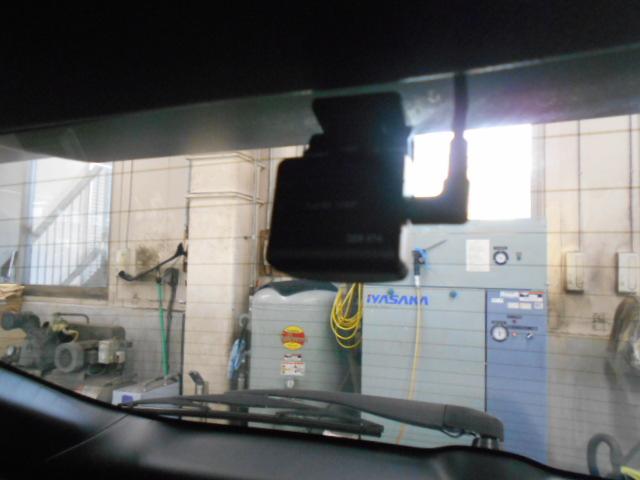 ヴェゼル ｅ：ＨＥＶＸ　禁煙　センシング６ＳＲＳ　コネクトナビ　リアカメラ　フルセグ　Ｂｌｕｅｔｏｏｔｈ　ＵＳＢ　前後Ｐセンサー　パドルシフト　社外前後ドラレコ　ＬＥＤ　ＥＴＣ２．０　純正１６インチアルミ　前後障害物センサー（5枚目）