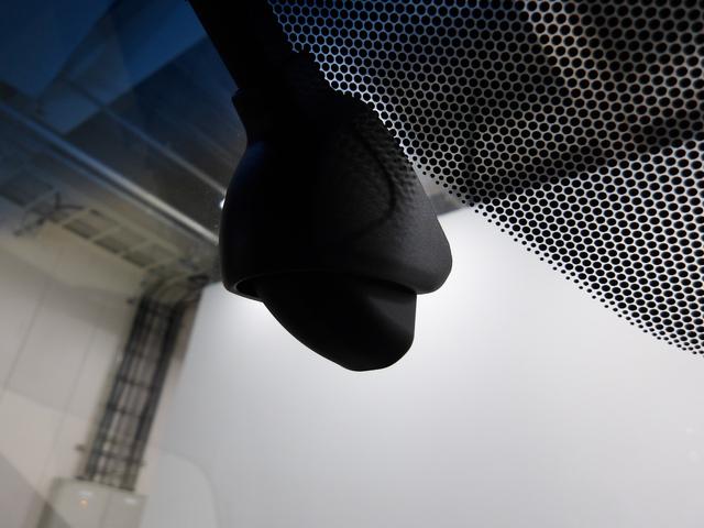 『ドライブレコーダー』動画を残すことで万が一の事態に遭遇した時の必須アイテムです！急ブレーキ・急ハンドルが起こった際、自動で記録が上書きされずに保存され、後でＰＣ等で確認出来ます。