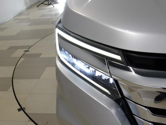 ＬＥＤヘッドライト！省電力で明るく遠くまで照らし、夜道や雨天時などの安心感を高めます☆点灯の瞬間から光量を放つＬＥＤの特性により、トンネルへの進入直後などでも安心感のある視界を提供します！