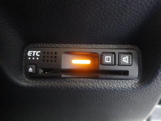 シビック ハッチバックホンダセンシング　禁煙車　６速マニアル　センシング６ＳＲＳ　リアカメラ　純ナビ　フルセグ　Ｂｌｕｅｔｏｏｔｈ　ミュージックラック　シートヒーター　ＬＥＤ　フォグ　ＥＴＣ　ヒーテッドミラー　革巻きステアリング　Ａストップ（3枚目）