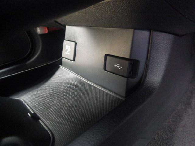 シビック ハッチバックホンダセンシング　禁煙車　６速マニアル　センシング６ＳＲＳ　リアカメラ　純ナビ　フルセグ　Ｂｌｕｅｔｏｏｔｈ　ミュージックラック　シートヒーター　ＬＥＤ　フォグ　ＥＴＣ　ヒーテッドミラー　革巻きステアリング　Ａストップ（8枚目）