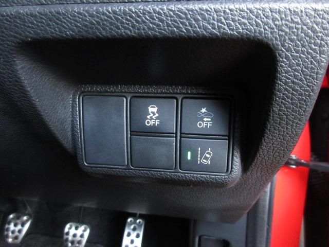 シビック ハッチバックホンダセンシング　禁煙車　６速マニアル　センシング６ＳＲＳ　リアカメラ　純ナビ　フルセグ　Ｂｌｕｅｔｏｏｔｈ　ミュージックラック　シートヒーター　ＬＥＤ　フォグ　ＥＴＣ　ヒーテッドミラー　革巻きステアリング　Ａストップ（11枚目）