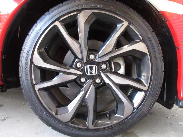 シビック ハッチバックホンダセンシング　禁煙車　６速マニアル　センシング６ＳＲＳ　リアカメラ　純ナビ　フルセグ　Ｂｌｕｅｔｏｏｔｈ　ミュージックラック　シートヒーター　ＬＥＤ　フォグ　ＥＴＣ　ヒーテッドミラー　革巻きステアリング　Ａストップ（15枚目）