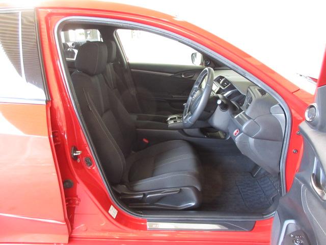 シビック ハッチバックホンダセンシング　禁煙車　６速マニアル　センシング６ＳＲＳ　リアカメラ　純ナビ　フルセグ　Ｂｌｕｅｔｏｏｔｈ　ミュージックラック　シートヒーター　ＬＥＤ　フォグ　ＥＴＣ　ヒーテッドミラー　革巻きステアリング　Ａストップ（20枚目）