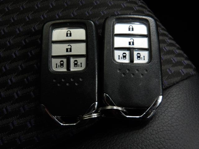 ステップワゴンスパーダ スパーダ・クールスピリットホンダセンシング 禁煙車ホンダセンシング LEDヘッドライト ブルートゥースオーディオ リアカメラ 両側電動スライドドア スマートキー CD DVD ETC サイドエアバッグ ミュージックラック シートヒーター 地TV(16枚目)