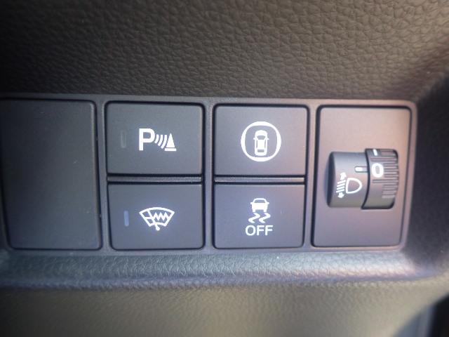 フィット ｅ：ＨＥＶホーム　禁煙車　希少ＡＷＤ　センシング６ＳＲＳ　純８インチコネクトナビ　リアカメラ　フルセグ　Ｂｌｕｅｔｏｏｔｈ　ＵＳＢ　ＳＤ　ＤＶＤ　コンフォートビュー　前後Ｐセンサー　社外ドラレコ　ＬＥＤ　ＥＴＣ　ＶＳＡ（9枚目）