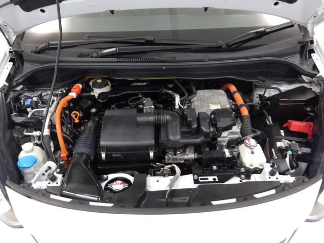 フィット ｅ：ＨＥＶホーム　禁煙車　希少ＡＷＤ　センシング６ＳＲＳ　純８インチコネクトナビ　リアカメラ　フルセグ　Ｂｌｕｅｔｏｏｔｈ　ＵＳＢ　ＳＤ　ＤＶＤ　コンフォートビュー　前後Ｐセンサー　社外ドラレコ　ＬＥＤ　ＥＴＣ　ＶＳＡ（14枚目）