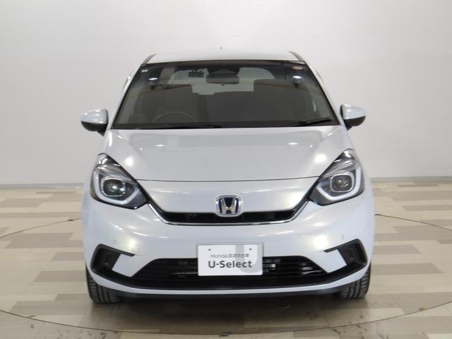 フィット ｅ：ＨＥＶホーム　禁煙車　希少ＡＷＤ　センシング６ＳＲＳ　純８インチコネクトナビ　リアカメラ　フルセグ　Ｂｌｕｅｔｏｏｔｈ　ＵＳＢ　ＳＤ　ＤＶＤ　コンフォートビュー　前後Ｐセンサー　社外ドラレコ　ＬＥＤ　ＥＴＣ　ＶＳＡ（26枚目）