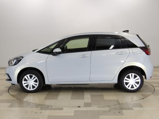 フィット ｅ：ＨＥＶホーム　禁煙車　希少ＡＷＤ　センシング６ＳＲＳ　純８インチコネクトナビ　リアカメラ　フルセグ　Ｂｌｕｅｔｏｏｔｈ　ＵＳＢ　ＳＤ　ＤＶＤ　コンフォートビュー　前後Ｐセンサー　社外ドラレコ　ＬＥＤ　ＥＴＣ　ＶＳＡ（29枚目）