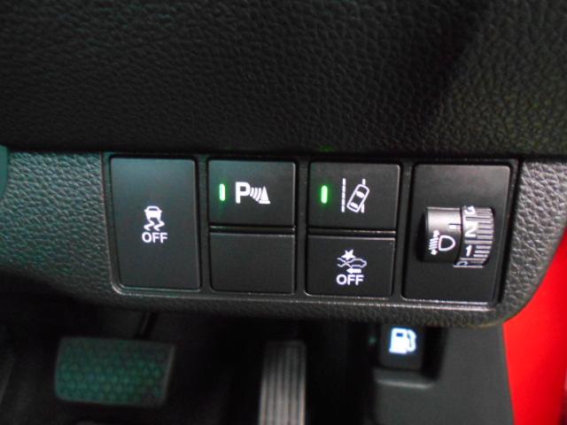 N-ONE RS 元試乗車 禁煙 センシング6SRS 純9インチナビ リアカメラ フルセグ Bluetooth USB HDMI DVD シートヒータ パドル LED ETC 前後Pセンサー 15インチアルミ ターボ(12枚目)