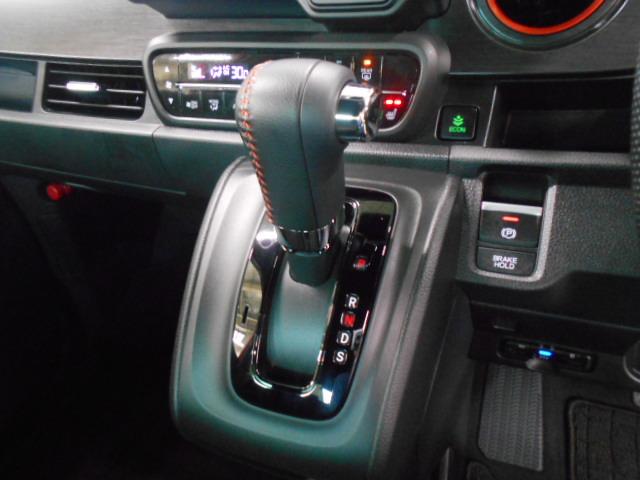 N-ONE RS 元試乗車 禁煙 センシング6SRS 純9インチナビ リアカメラ フルセグ Bluetooth USB HDMI DVD シートヒータ パドル LED ETC 前後Pセンサー 15インチアルミ ターボ(13枚目)