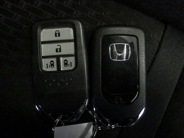 ステップワゴンスパーダ スパーダホンダセンシング　フリップダウンＭ　大型９インチナビ　前後ドラレコ　禁煙車　盗難防止　助手席エアバッグ　ワンオーナ－　Ｗパワスラ　記録簿有　地デジ　ＬＥＤライト　横滑り防止システム　オートエアコン　リアカメラ　ＵＳＢ（16枚目）