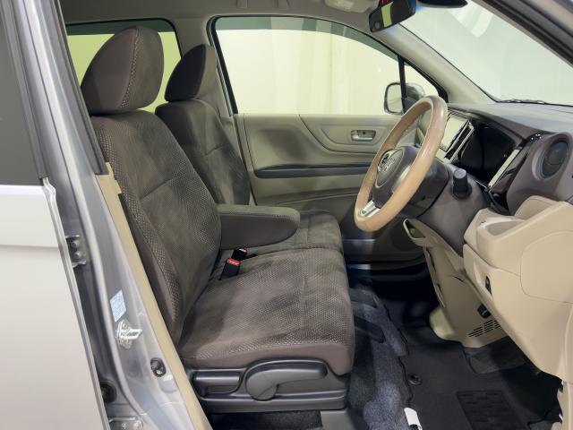 N-WGN G・ターボパッケージ 点検記録簿 地デジ サイドエアバック 盗難警報装置 ターボ車 スマートキーシステム バックモニター Iストップ 横滑り防止システム オートエアコン 禁煙車 キーレスキー DVD(18枚目)