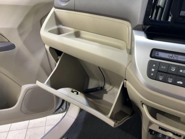 N-WGN G・ターボパッケージ 点検記録簿 地デジ サイドエアバック 盗難警報装置 ターボ車 スマートキーシステム バックモニター Iストップ 横滑り防止システム オートエアコン 禁煙車 キーレスキー DVD(40枚目)