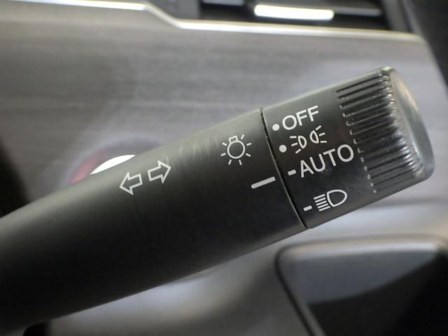 フリード Ｇブラックスタイル　禁煙車　そのまんま車　センシング　サイドＳＲＳなし　９インチナビ　リアカメラ　フルセグ　Ｂｌｕｅｔｏｏｔｈ　ミュージックラック　ＵＳＢ　ＨＤＭＩ　両パワスラ　シートヒータ　コンフォート　ＬＥＤ　ＥＴＣ（10枚目）