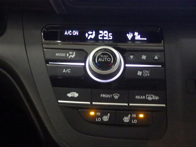 フリード Ｇブラックスタイル　禁煙車　そのまんま車　センシング　サイドＳＲＳなし　９インチナビ　リアカメラ　フルセグ　Ｂｌｕｅｔｏｏｔｈ　ミュージックラック　ＵＳＢ　ＨＤＭＩ　両パワスラ　シートヒータ　コンフォート　ＬＥＤ　ＥＴＣ（11枚目）