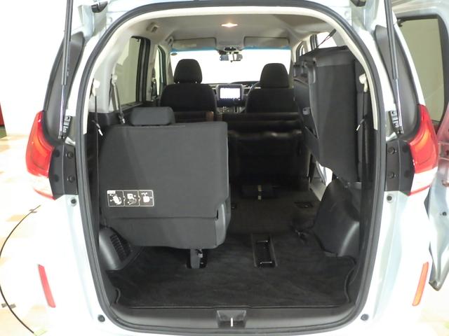 フリード Ｇブラックスタイル　禁煙車　そのまんま車　センシング　サイドＳＲＳなし　９インチナビ　リアカメラ　フルセグ　Ｂｌｕｅｔｏｏｔｈ　ミュージックラック　ＵＳＢ　ＨＤＭＩ　両パワスラ　シートヒータ　コンフォート　ＬＥＤ　ＥＴＣ（22枚目）