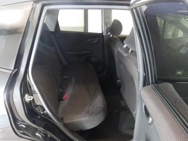 フィット Ｇ・１０ｔｈアニバーサリーＩＩ　禁煙車社外ナビ　フルセグＴＶ　ＣＤ　ＤＶＤ　ブルートゥースオーディオ　ＥＴＣ　スマートキー　ＵＳＢ　リアカメラ　ＴＶナビ　Ｗエアーバック　インテリキー　盗難防止システム　キーレス　パワーウィンドウ（14枚目）