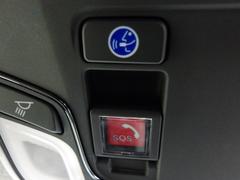 天井には緊急通報ボタンが装備されています。 7