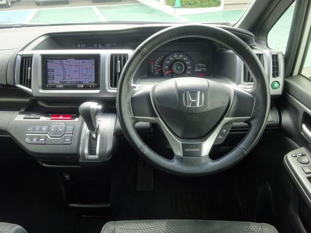 ステップワゴンスパーダ Ｚ　禁煙　ナビ　リアカメラ　Ｂｌｕｅｔｏｏｔｈ　両側電動スライドドア　社外ドラレコ　ＨＩＤ　ＥＴＣ　スマートキー　アイドリングストップ　フルセグ　ＣＤ・ＤＶＤ再生　パドルシフト　ドアバイザー　フルＴＶ（8枚目）