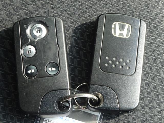 ステップワゴンスパーダ Ｚ　禁煙　ナビ　リアカメラ　Ｂｌｕｅｔｏｏｔｈ　両側電動スライドドア　社外ドラレコ　ＨＩＤ　ＥＴＣ　スマートキー　アイドリングストップ　フルセグ　ＣＤ・ＤＶＤ再生　パドルシフト　ドアバイザー　フルＴＶ（15枚目）