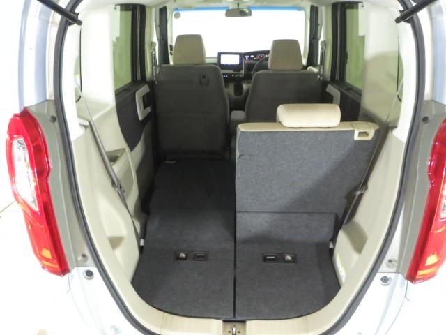 Ｎ－ＢＯＸ Ｇ・Ｌホンダセンシング　禁煙車　センシング　ナビ　（ＣＤ　ＤＶＤ　ラジオ　ＴＶ　ＵＳＢ　ＳＤ　ＢＴＡ）　　リアカメラ　ドアバイザー　ＥＴＣ　ＬＥＤヘッドライト　左側パワースライドドア　フルオートエアコン　レーダブレーキ（18枚目）