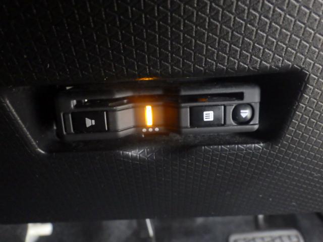 タント カスタムＸセレクション　禁煙車　ワンオーナー　９インチナビ　Ｂｌｕｅｔｏｏｔｈ　バックカメラ　パーキングセンサー　衝突軽減ブレーキ　前後ドラレコ　ＥＴＣ　シートヒーター　ＬＥＤライト　フォグライト　ドアバイザー　フルセグＴＶ（9枚目）