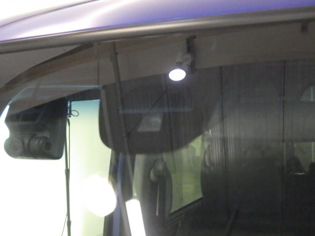 Ｎ－ＢＯＸカスタム ＧターボＳＳパッケージ　禁煙車　ナビ　Ｂｌｕｅｔｏｏｔｈ　バックカメラ　ＥＴＣ　両側電動スライドドア　クルーズコントロール　シートヒーター　ＨＩＤライト　フルセグＴＶ　ＣＤ　ＤＶＤ　パドルシフト　ドアバイザー　衝突安全ボディ（7枚目）