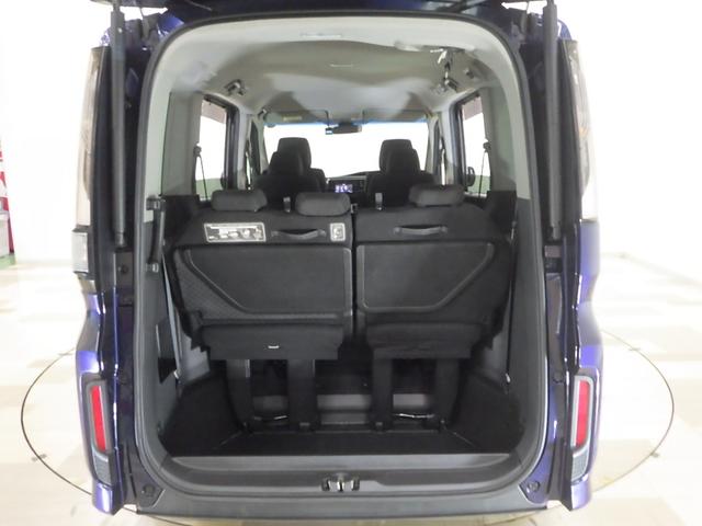 ステップワゴンスパーダ スパーダハイブリッドＧホンダセンシング　禁煙車　ワンオーナー　ディスプレイオーディオ（ラジオ　ＣＤ　ＴＶワンセグ　ＵＳＢ　ＨＤＭＩ）　リアカメラ　ＥＴＣ　ＬＥＤヘッドライト　オートエアコン　両側パワースライドドア　ドアバイザー　ＣＭＢＳ（17枚目）