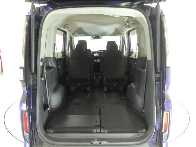 ステップワゴンスパーダ スパーダハイブリッドＧホンダセンシング　禁煙車　ワンオーナー　ディスプレイオーディオ（ラジオ　ＣＤ　ＴＶワンセグ　ＵＳＢ　ＨＤＭＩ）　リアカメラ　ＥＴＣ　ＬＥＤヘッドライト　オートエアコン　両側パワースライドドア　ドアバイザー　ＣＭＢＳ（18枚目）