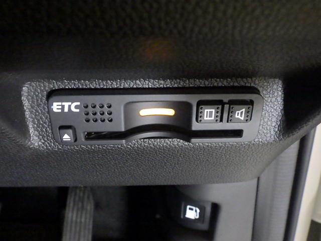 フリードハイブリッド ハイブリッド・ＥＸ　禁煙車　１オーナー　ナビ　Ｒカメラ　両側電動スライドドア　Ｂｌｕｅｔｏｏｔｈ　シートヒーター　ＥＴＣ　ＬＥＤライト　フルセグ　ＣＤ　ＤＶＤ　ミュージックラック　ドアバイザー　サイドカーテンエアバッグ（9枚目）