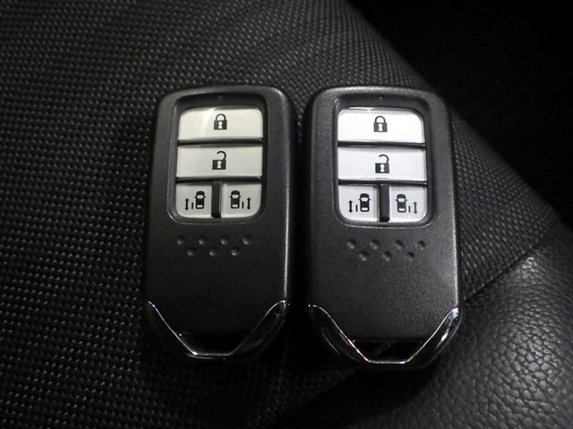 フリードハイブリッド ハイブリッド・ＥＸ　禁煙車　１オーナー　ナビ　Ｒカメラ　両側電動スライドドア　Ｂｌｕｅｔｏｏｔｈ　シートヒーター　ＥＴＣ　ＬＥＤライト　フルセグ　ＣＤ　ＤＶＤ　ミュージックラック　ドアバイザー　サイドカーテンエアバッグ（11枚目）