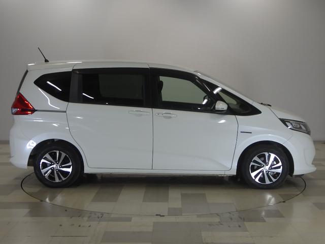 フリードハイブリッド ハイブリッド・ＥＸ　禁煙車　１オーナー　ナビ　Ｒカメラ　両側電動スライドドア　Ｂｌｕｅｔｏｏｔｈ　シートヒーター　ＥＴＣ　ＬＥＤライト　フルセグ　ＣＤ　ＤＶＤ　ミュージックラック　ドアバイザー　サイドカーテンエアバッグ（22枚目）