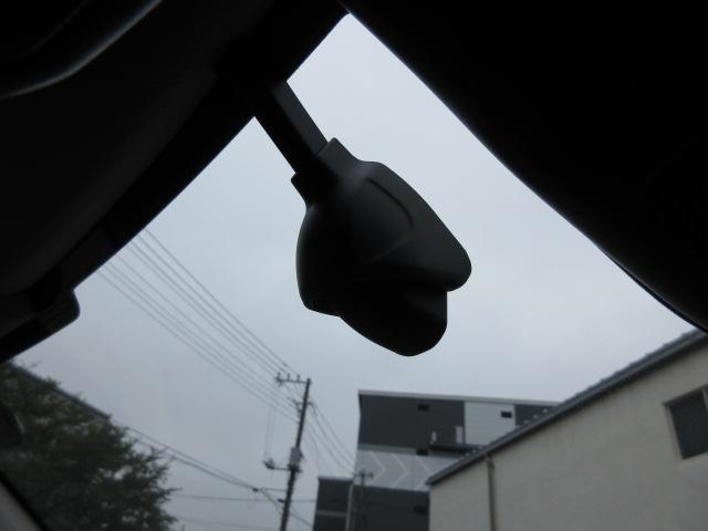 ヴェゼル ｅ：ＨＥＶＺ　禁煙車　８インチナビ　Ｂｌｕｅｔｏｏｔｈ　シートヒーター　前後ドラレコ　バックカメラ　パーキングセンサー　ＥＴＣ　ＬＥＤライト　フォグライト　サイドカーテンエアバッグ　電動テールゲート　ドアバイザー（7枚目）